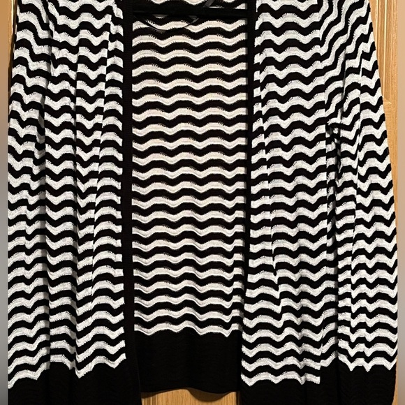 LOFT Women's Black and White Cardigan - Picture 9 of 11